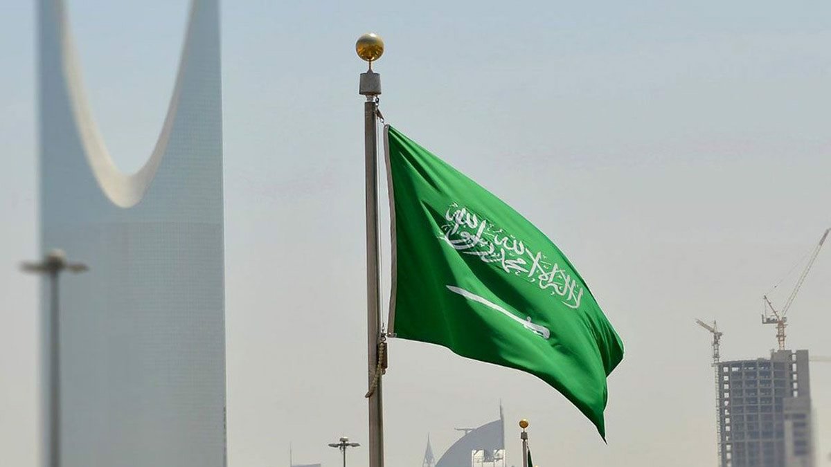 معرفة قيمة رسوم تجديد الإقامة المنتهية في السعودية وطرق السداد