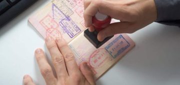 غرامة عدم تجديد تأشيرة الإقامة في الإمارات والأوراق المطلوبة
