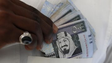كم متوسط الرواتب في السعودية 2022 والحد الأدنى للأجور بالقطاعات الخاصة والحكومية
