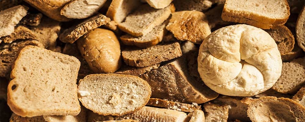 الغذاء والدواء تكشف عن الطريقة الصحيحة لحفظ بقايا الخبز وهكذا يمكن إعادة استخدامه
