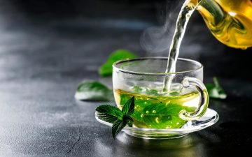 خبراء التغذية يحذرون من الإفراط في تناول الشاي الأخضر