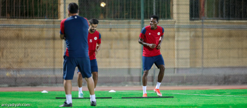 أمام الهلال.. كوزمين يعتمد على نيتا.. ويؤجّل قرار ديالو