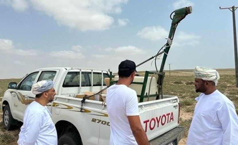 استمرار أعمال مكافحة الجراد الصحراوي في جنوب الشرقية