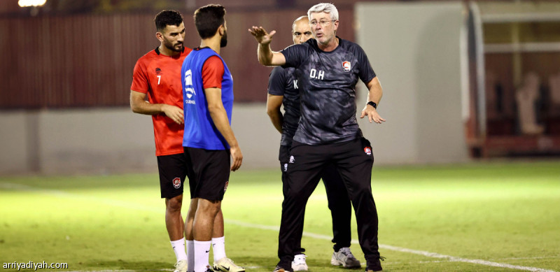 الرائد يواجه النصر دون موريرا وهوساوي