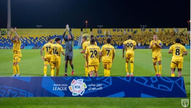 الهلال ينتصر على الأهلي في سباق لاعب التعاون