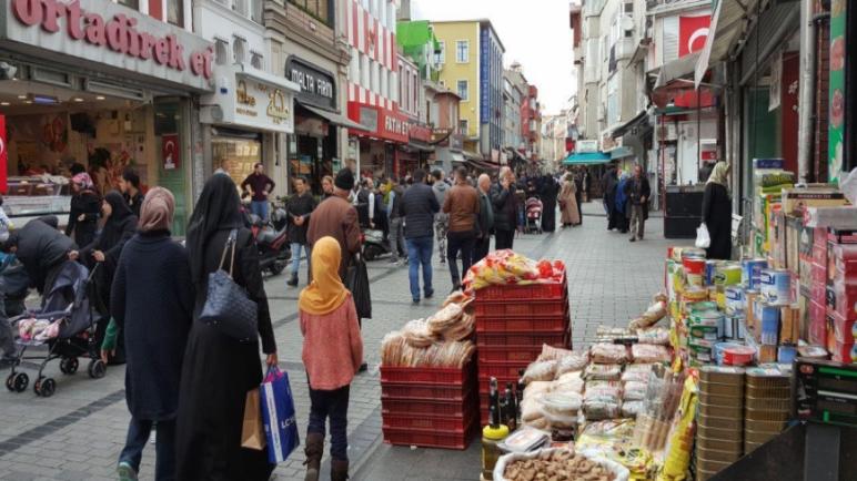 بهدف تحسين مكانتهم القانونية.. إجراءات جديدة لتنظيم وجود السوريين في تركيا