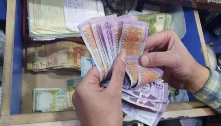 أوراق نقدية فئة 2000 ليرة سورية - أرشيفية