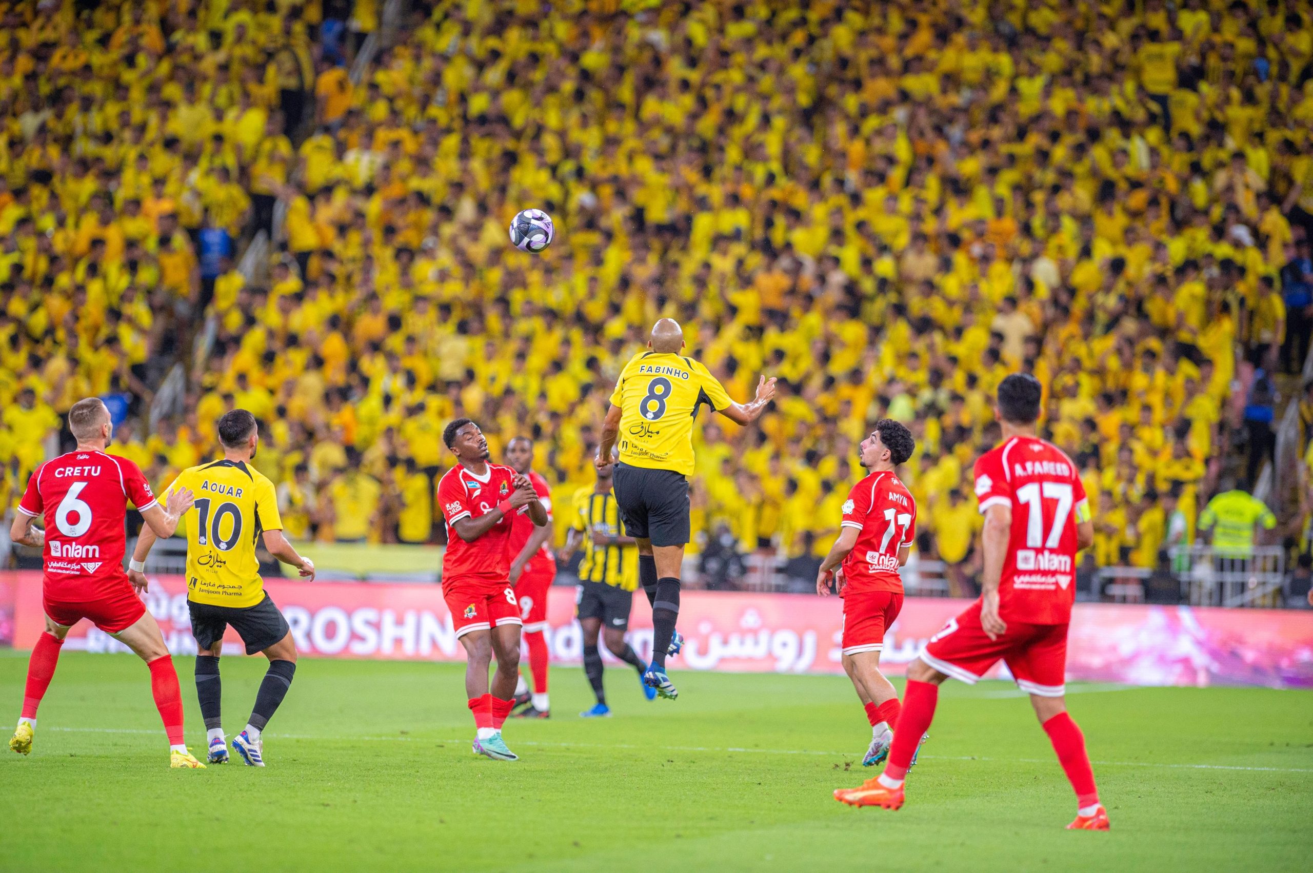 جمهور الاتحاد يشعل دوري روشن.. ويعتلي قمة الدوري والحضور الجماهيري