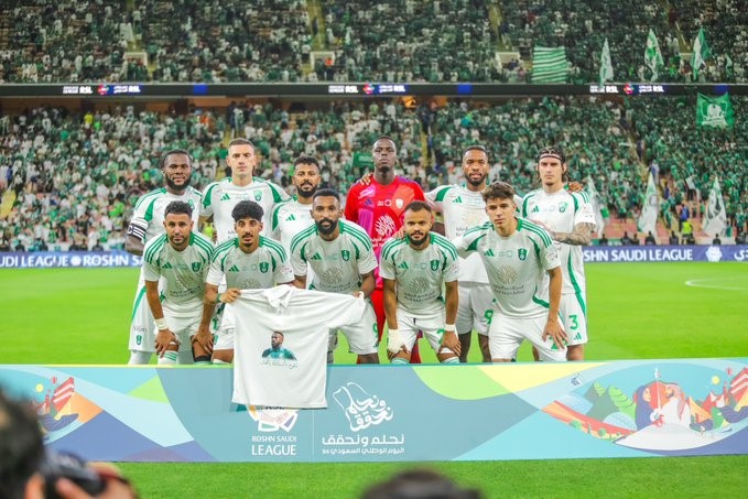 الأهلي يفوز على ضمك برباعية في دوري روشن