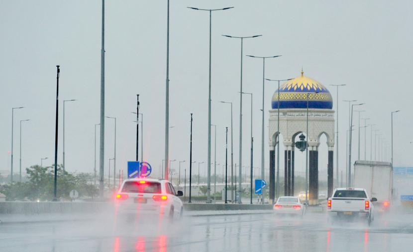 بالفيديو.. هطول أمطار متفاوتة الغزارة على عدد من المحافظات