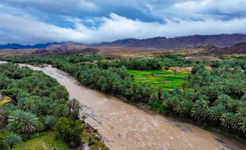 ذروة الأمطار في هذين اليومين.. بيان من “الأرصاد” حول تفاصيل المنخفض الجوي