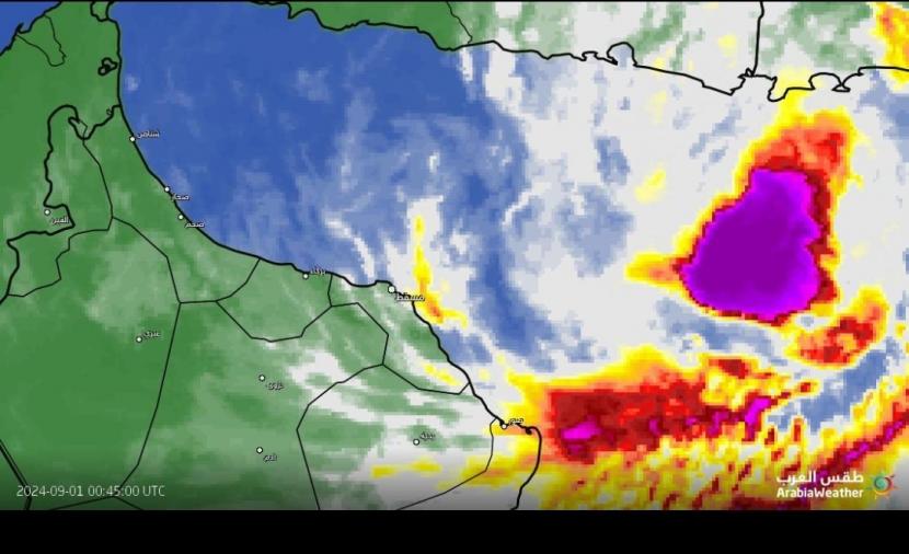 سحب ركامية وأمطار متفرقة.. آخر مستجدات الحالة المدارية في بحر العرب .. عاجل