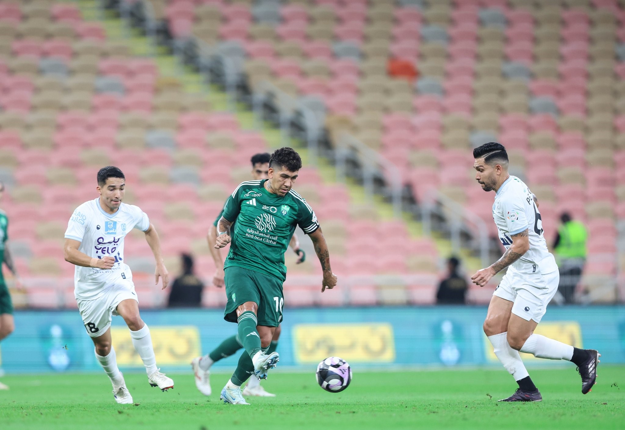 الأهلي يتعادل مع الأخدود بهدف لمثله في دوري روشن