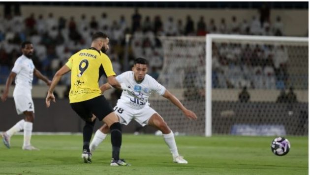 الاتحاد يقاسم الهلال الصدارة بالفوز على الأخدود