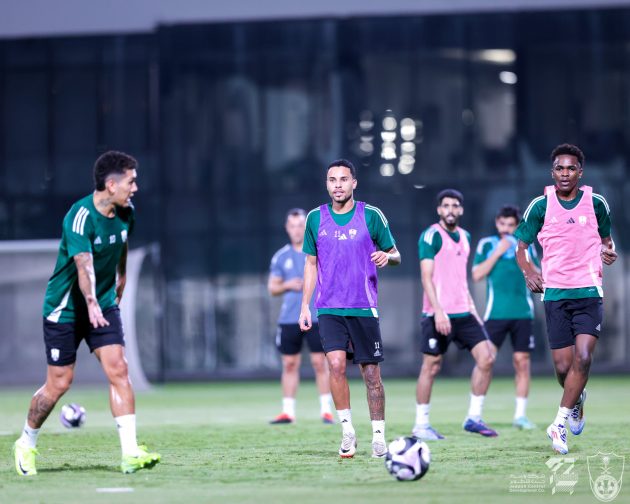 البرازيلي الكسندر يعود لتدريبات الاهلي الجماعية