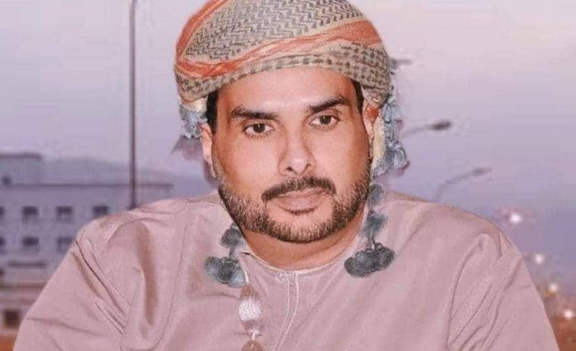 الشاعر هلال العريمي ينتهي من كتابة قصيدتين بمناسبة “العيد الوطني المجيد”