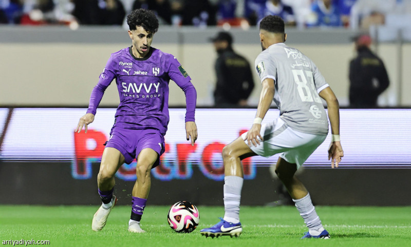 برباعية الطائي.. الهلال يعادل قياسي الأهلي