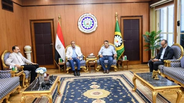 لبحث الأضرار البيئية.. محافظ الدقهلية يستقبل رئيس الهيئة العامة للبترول