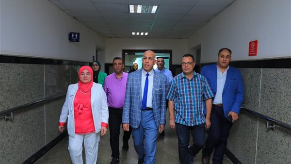 جوله تفقدية لرئيس جامعة كفرالشيخ داخل المستشفى الجامعي للاطمئنان على الخدمة المقدمة للمواطنين