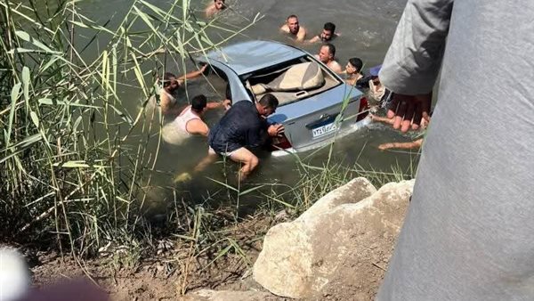 وفاة أب ونجله في حادث انقلاب سيارة ببحر الخادمية بكفر الشيخ