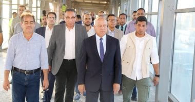 نائب رئيس مجلس الوزراء يصل موقع قطار مطروح لمتابعة الحادث