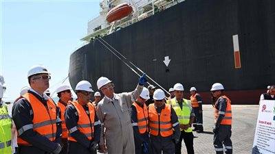 مصر ترفع واردات الغاز المسال إلى 400 مليون قدم مكعبة في سبتمبر