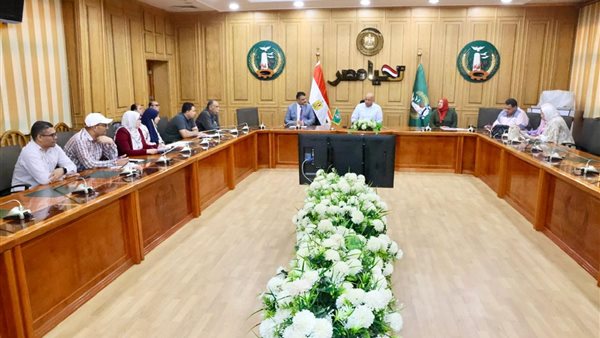 نائب محافظ المنوفية يناقش آليات عمل اللجان المختصة بمراجعة اعتبارات الأمن والسلامة ومحددات السرعة