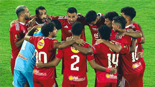 الأهلي فى ورطة قبل معركة بيراميدز.. غيابات مؤثرة وتغييرات مفاجئة في التشكيل
