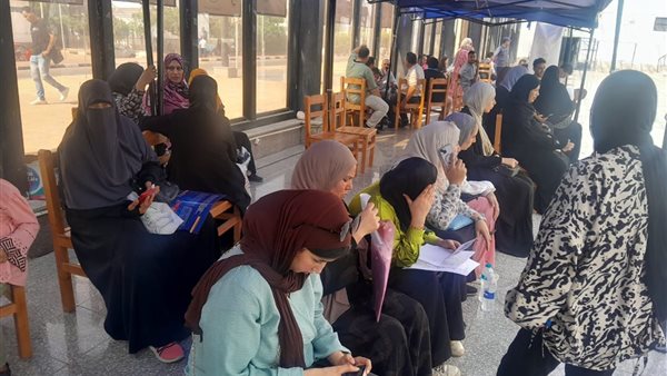 89 طالبًا يسجلون رغباتهم في أول أيام تنسيق المرحلة الثالثة بجامعة القناة