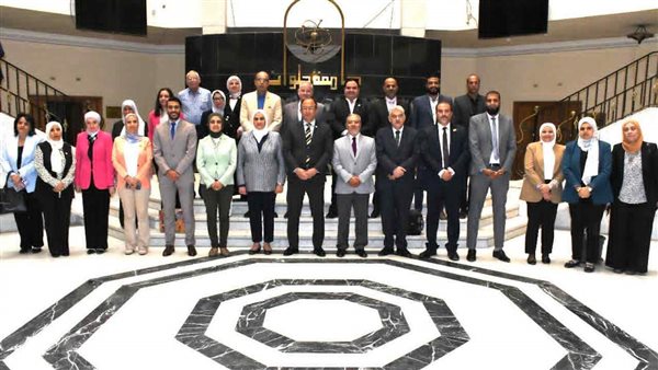رئيس جامعة حلوان يستقبل السفير هشام بدر المشرف العام على جائزة مصر للتميز الحكومي