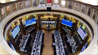 تراجع مؤشرات البورصة خلال أولى جلسات الأسبوع