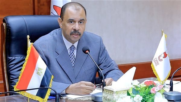 عاجل.. محافظ سوهاج يرد على الشكاوى التي يرددها البعض بشأن المياه: شربت منها