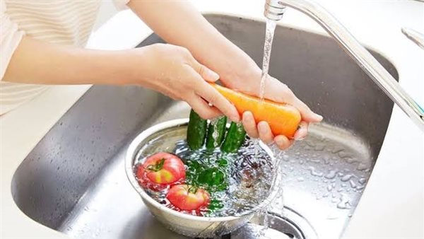 لحماية أسرتك.. أفضل وسائل إزالة بقايا المبيدات من الخضراوات والفاكهة