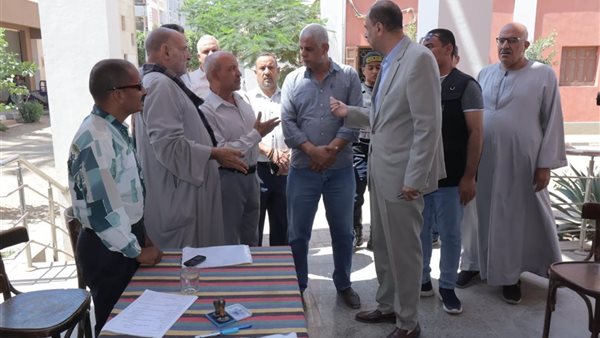 بسبب دفاتر العهدة.. محافظ سوهاج يحيل مسئول حكومي للتحقيق بالنيابة العامة الإدارية