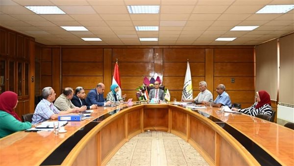 رئيس جامعة أسيوط يوجه بتسريع وتيرة العمل والالتزام بمعايير الجودة في المشروعات الإنشائية