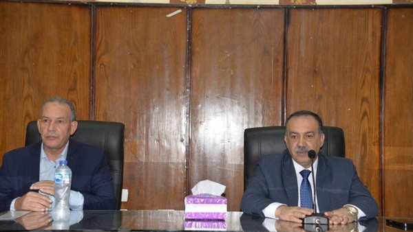 محافظ أسيوط يترأس اجتماعًا موسعًا مع قيادات التعليم لمراجعة الاستعدادات النهائية للعام الدراسي الجديد
