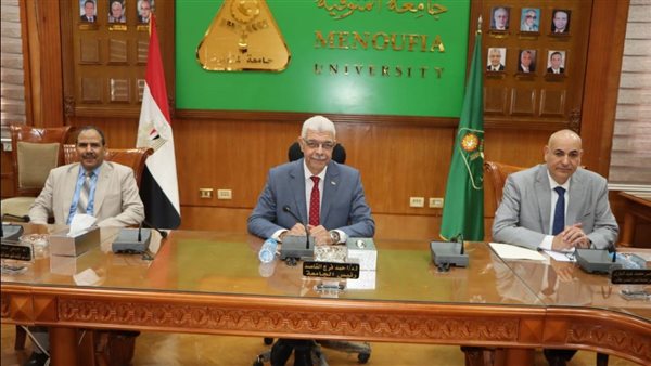 رئيس جامعة المنوفية يتابع الموقف التنفيذي للمشروعات الجار العمل بها