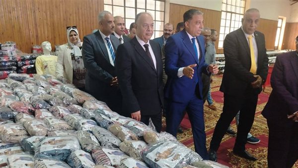 “تعليم الجيزة” تنظم معرض مجاني للزي والأدوات الدراسية