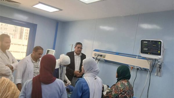 وكيل صحة المنوفية يزور الطبيبة المصابة فى حادث سير
