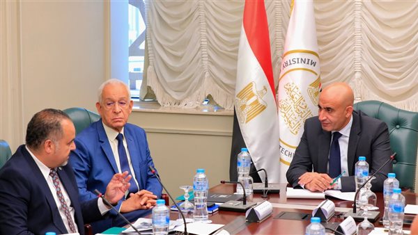«التعليم» تتعاون مع «مصر الخير» لتوفير النظارات الطبية لطلاب المدارس مجانا
