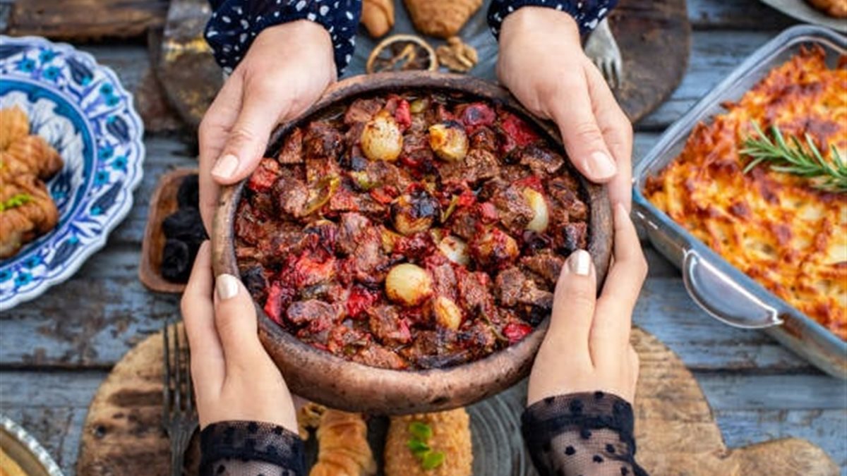 لا يخلو من العزومات.. طريقة عمل طاجن كباب الحلة في المنزل