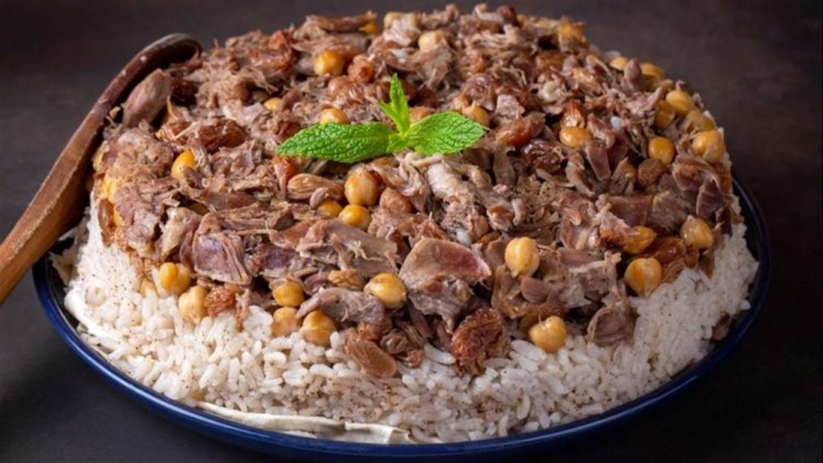 من المطبخ الفلسطيني.. طريقة تحضير المقلوبة باللحم المفروم في المنزل