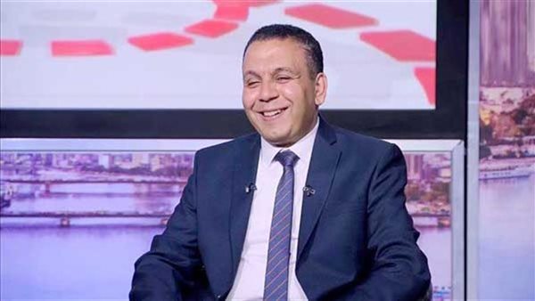 «تزييف المحتوى».. خبير تربوي يكشف النتائج المترتبة على أزمة كتب المدارس التجريبية