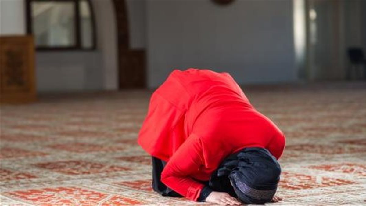 تفسير رؤية السجود في المنام لابن سيرين وعلاقتها باستجابة الدعاء