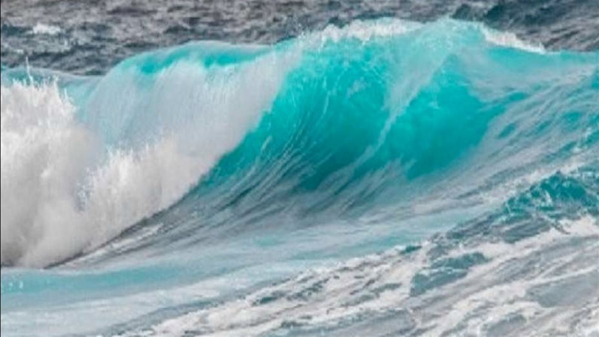 إنذار بحري جديد على سواحل البحر المتوسط يومي الجمعة والسبت