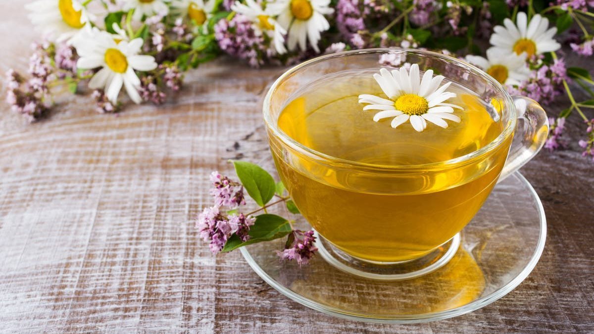 مضاد للالتهابات.. فوائد مذهلة لتناول شاي البابونج