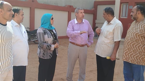 تخصيص فقرة بالإذاعة المدرسة  لتوعية الطلاب بأهمية المشروعات القومية الكبري