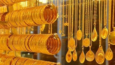 عيار 21 يسجل 4960 جنيهًا.. تعرف على أسعار جميع الأعيرة والجنيه الذهب