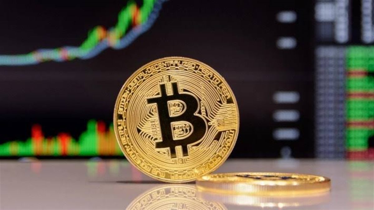 تراجع سعر بيتكوين اليوم.. كم سجلت العملة الرقمية؟