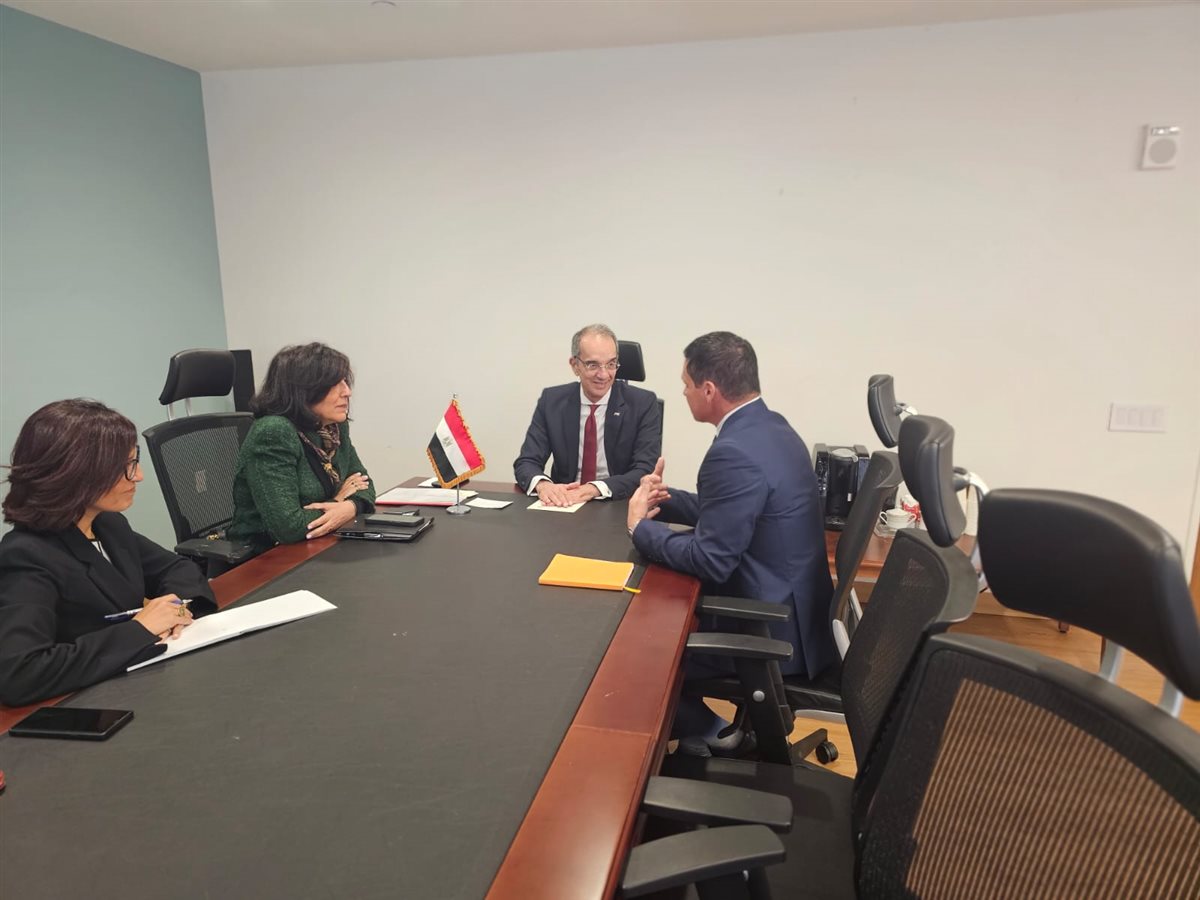 وزير الاتصالات المصري